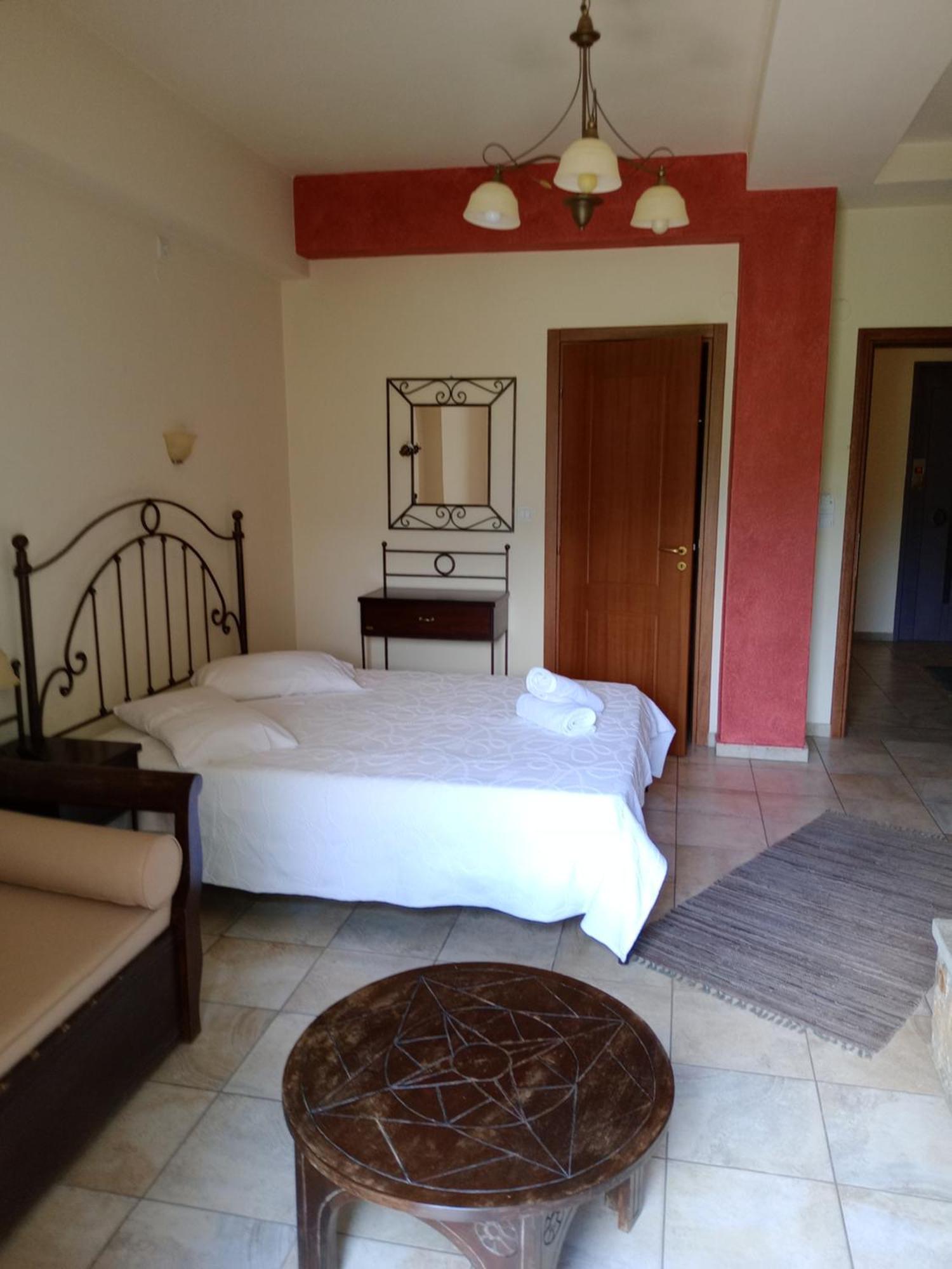 Hotel Erotas เอยอส ดิมิตริออส ภายนอก รูปภาพ