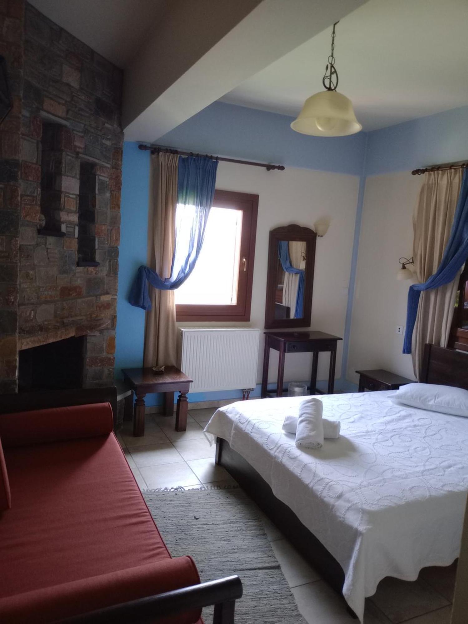 Hotel Erotas เอยอส ดิมิตริออส ภายนอก รูปภาพ