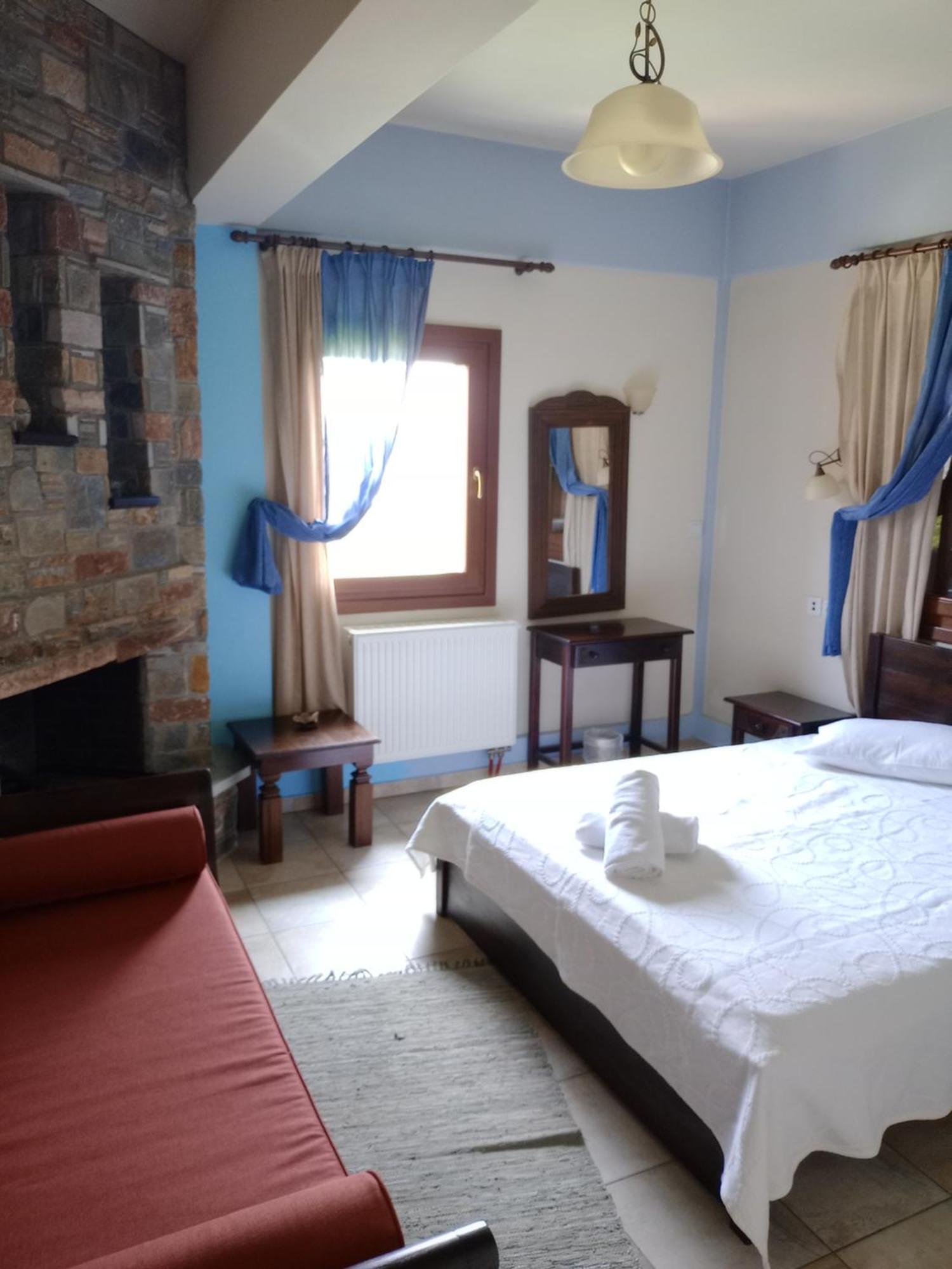 Hotel Erotas เอยอส ดิมิตริออส ภายนอก รูปภาพ