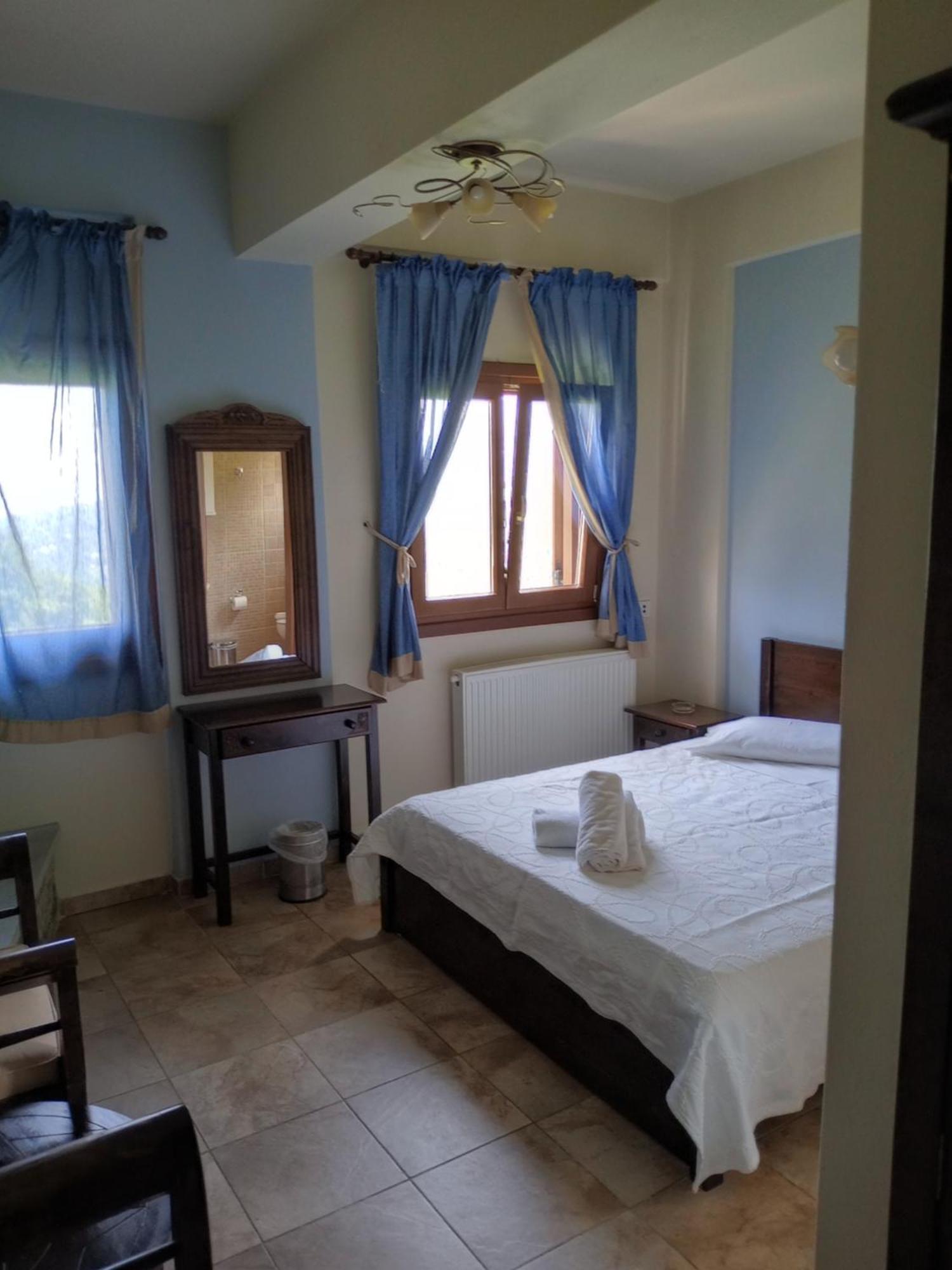 Hotel Erotas เอยอส ดิมิตริออส ภายนอก รูปภาพ