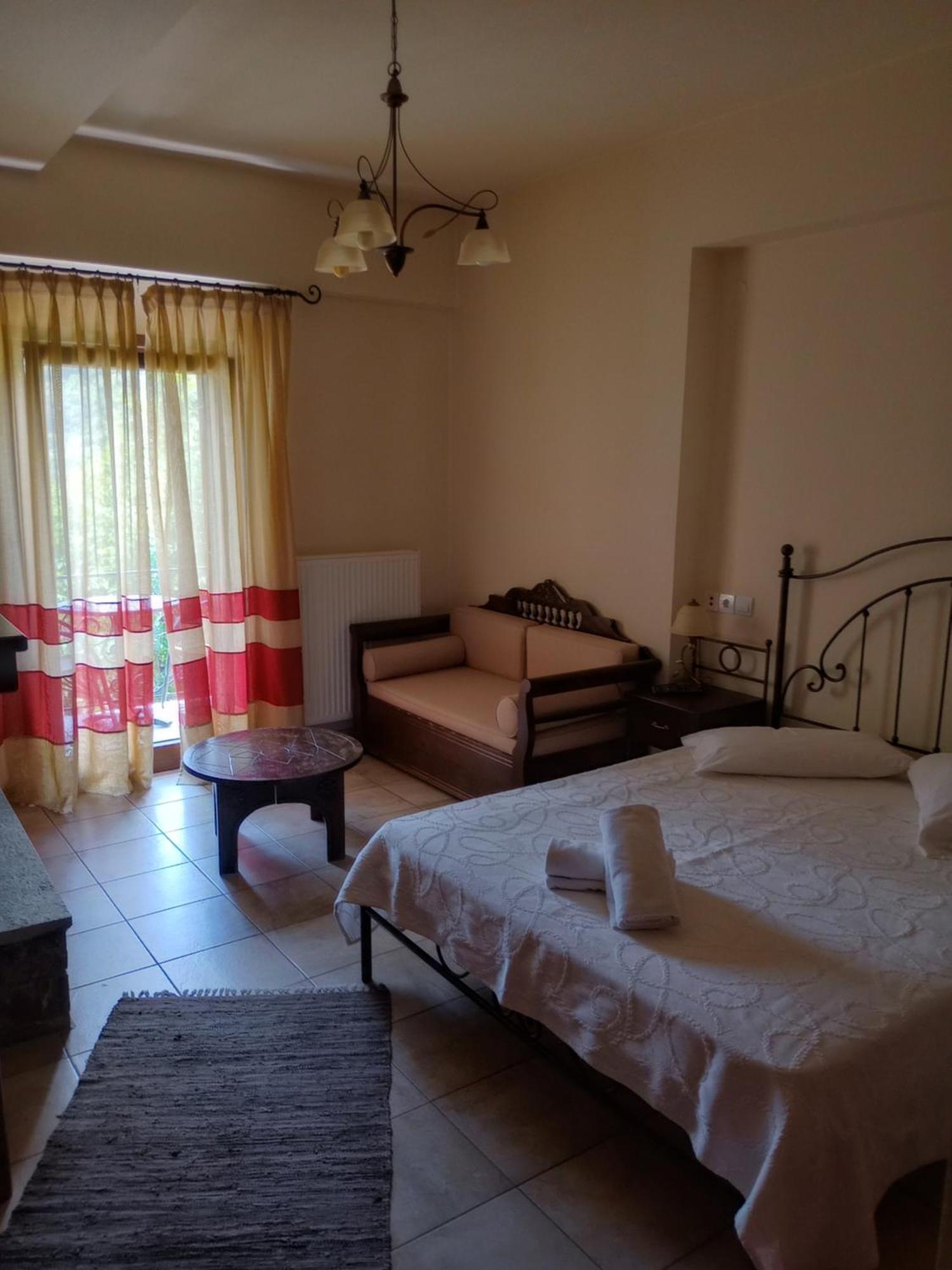 Hotel Erotas เอยอส ดิมิตริออส ภายนอก รูปภาพ